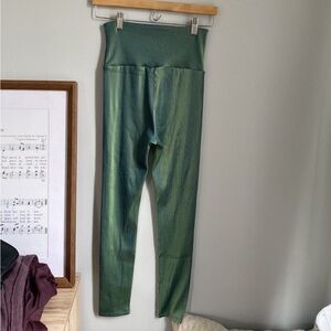 Carbon38 Two-Tone Iridescent Green Ribbed Leggings